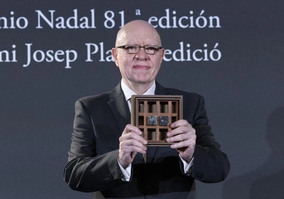 Jorge Fernández Díaz gana el Premio Nadal 2025 con ‘El secreto de Marcial’